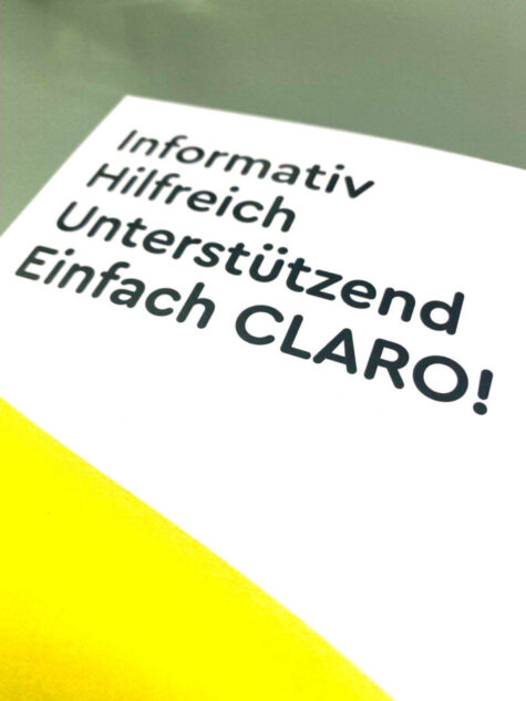 Informationsbroschüre CLARO in Nahaufnahme